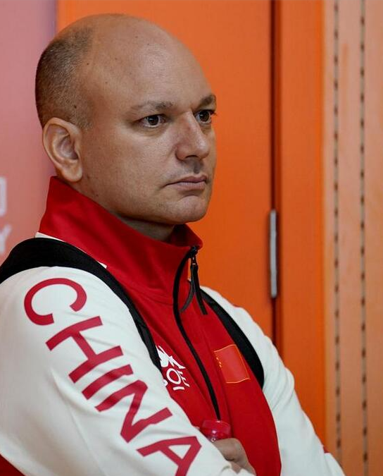 孙一文教练雨歌·欧伯利获2004年雅典奥运会重剑男团冠军