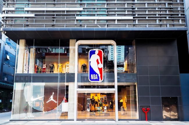 全球最大NBA旗舰店在广州揭幕!球迷的社交天地