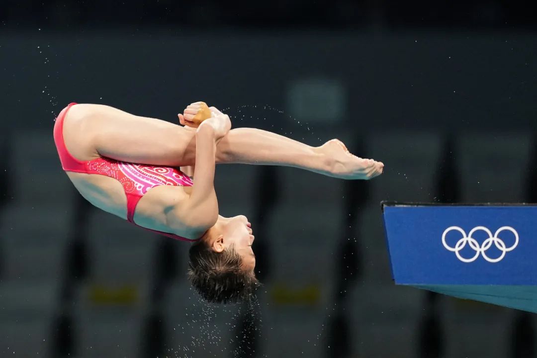 全红婵在2021年东京奥运会女子10米跳台跳水决赛中3跳满分
