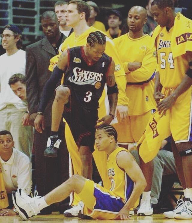 2001年NBA总决赛艾佛森跨过泰伦卢