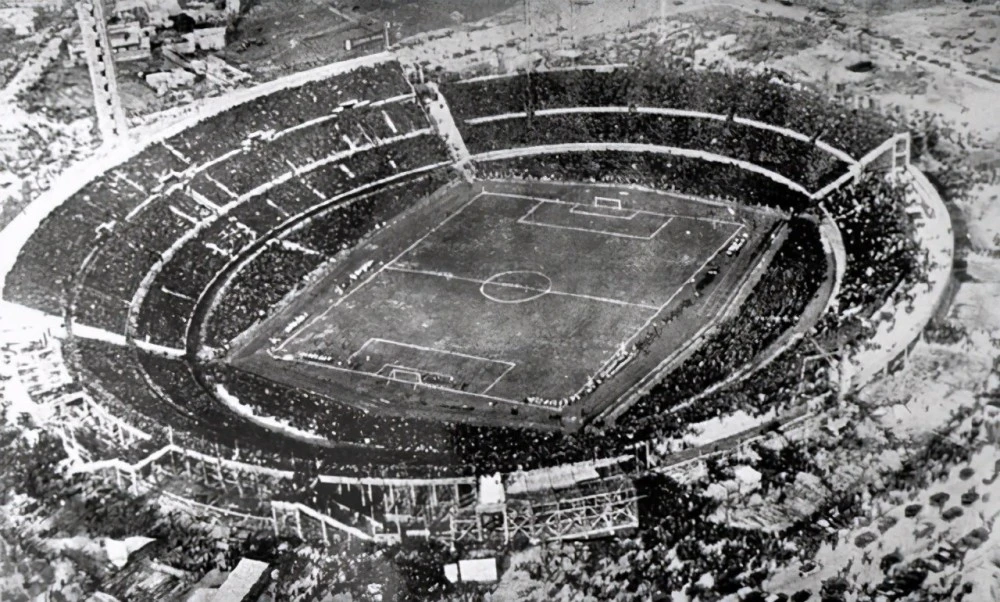 第一届世界杯于1930年在乌拉圭举行